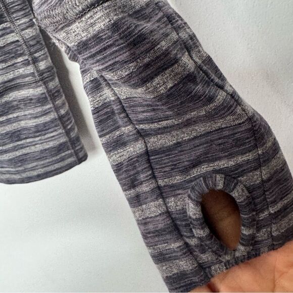 Lululemon In Stride jacket in a black and grey striped/heathered pattern size 6 - Picture 5 of 8